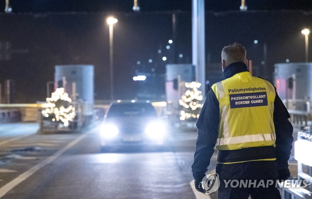 유럽 각국 변이 차단 안간힘…해외여행 금지·국경 폐쇄도