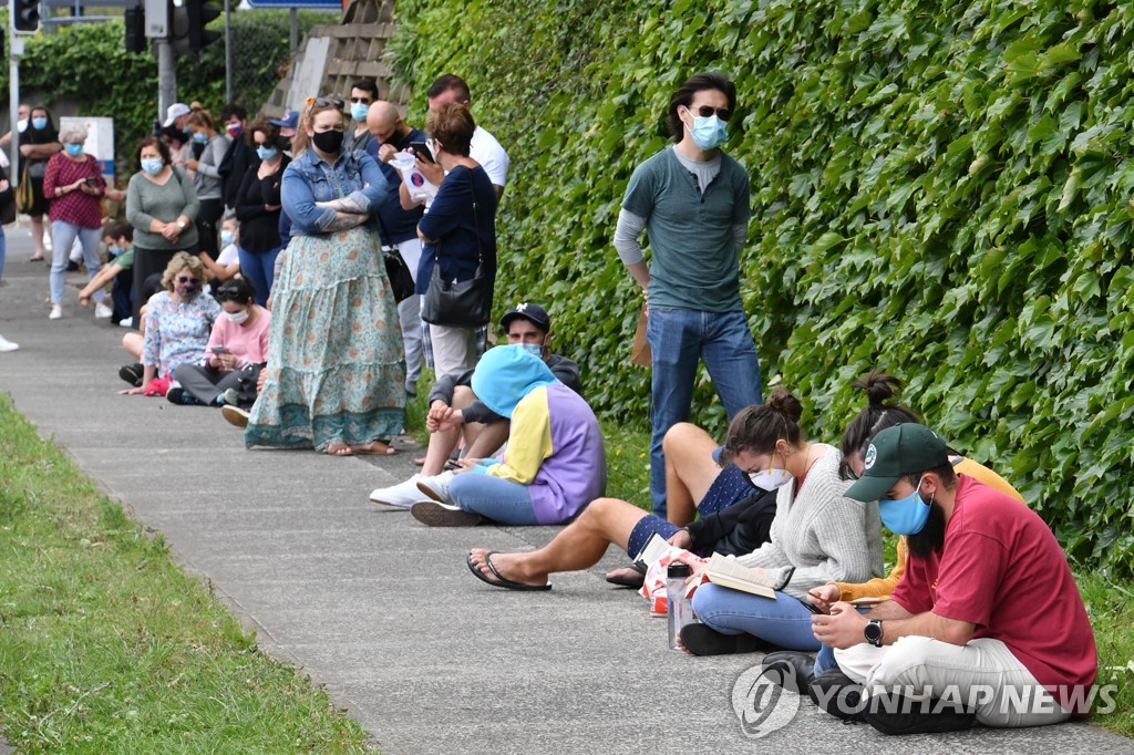 "남아공발 변이 코로나, 기존 항체로 못막아…재감염 우려"