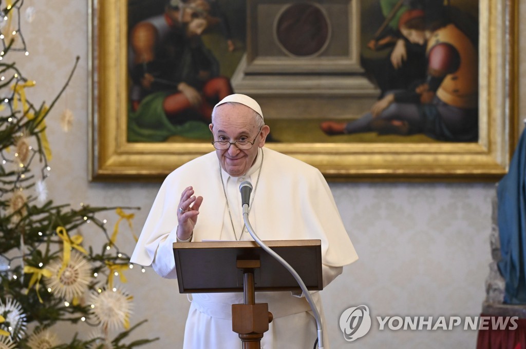 교황 이르면 다음 주 코로나19 백신 맞을듯…"백신 부정은 위험"(종합)