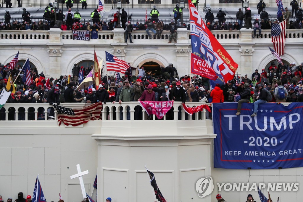 바이든 "시위 아닌 반란…전례없는 민주주의·법치 공격" 규탄(종합)