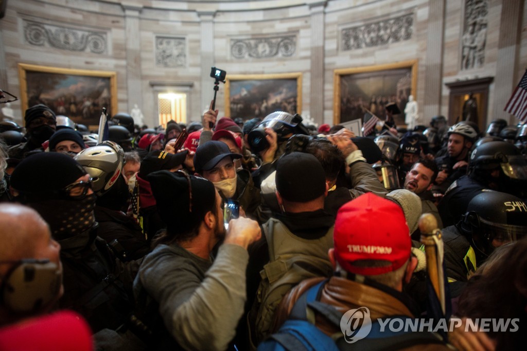 [특파원시선] 위기 앞에선 법과 상식…미국 민주주의의 저력