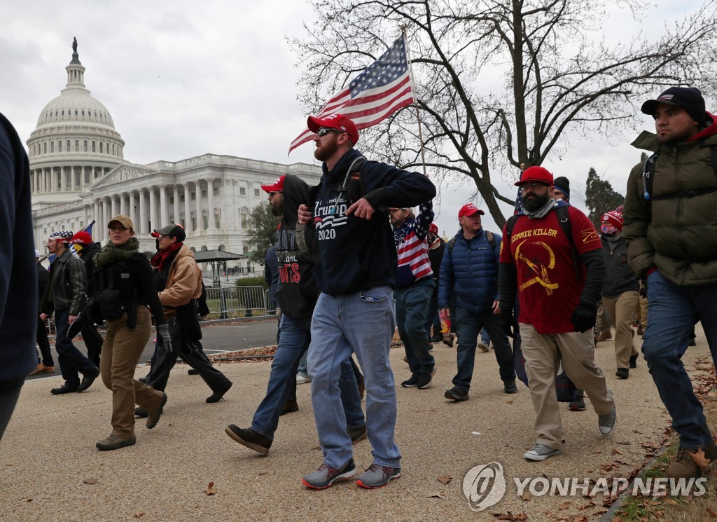 '의회난동' 프라우드 보이스, 캐나다서 테러조직 검토 이유는