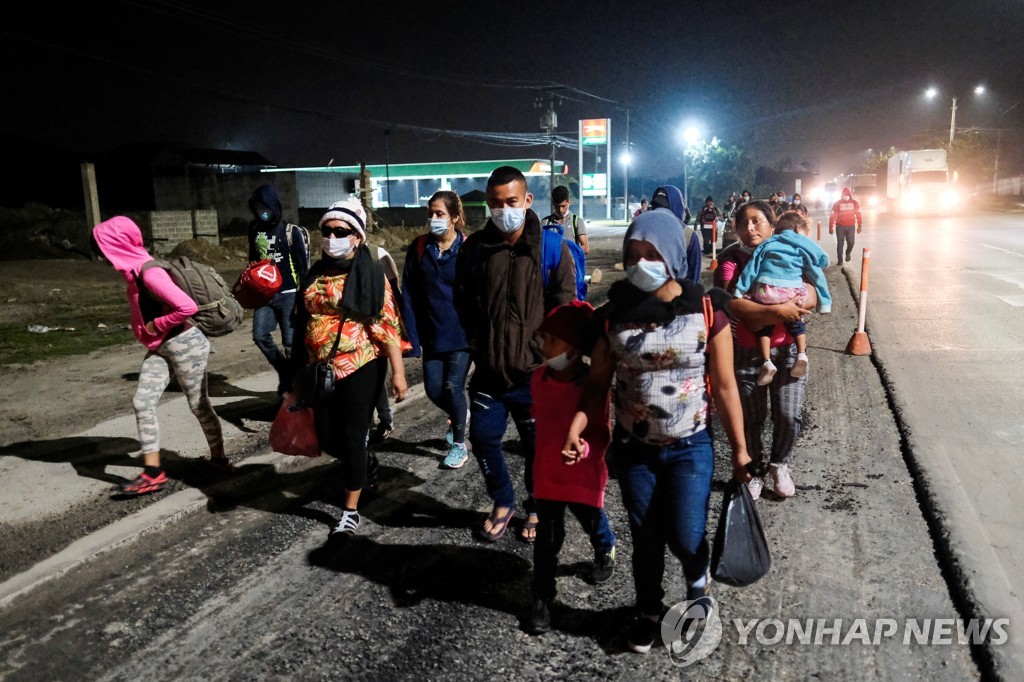 '미국 문 열릴까'…바이든 취임 앞두고 북상하는 중미 이민자들