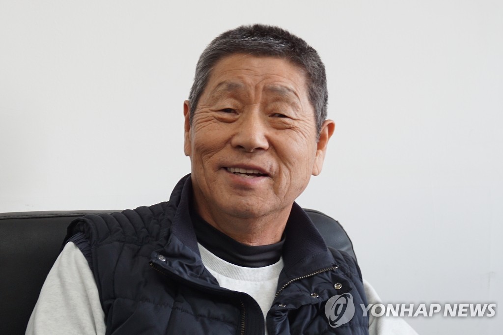 김성근 코치고문 일본으로 출국…"한국 야구 개성 되찾았으면"