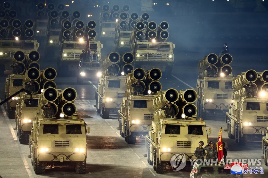 김정은, 어제 당대회 기념 야간열병식 참석…핵무장력 재차 과시