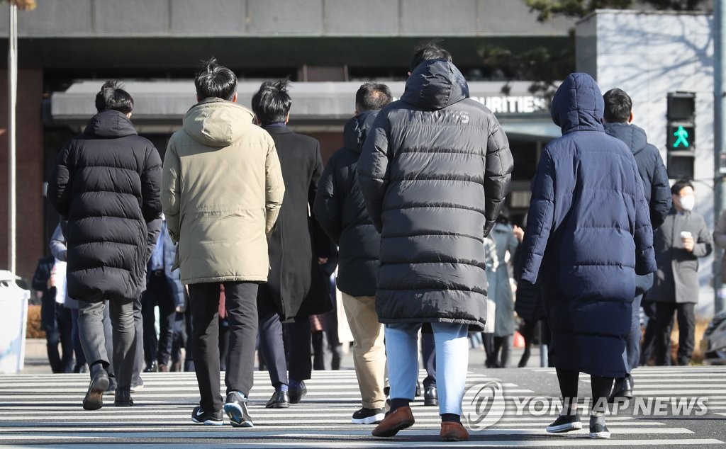 전국 영하권 강추위…서해안 오전까지 눈