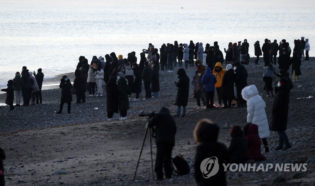 "가족 모두 건강하길…" 신축년 첫 일출에 전국서 소원 가득