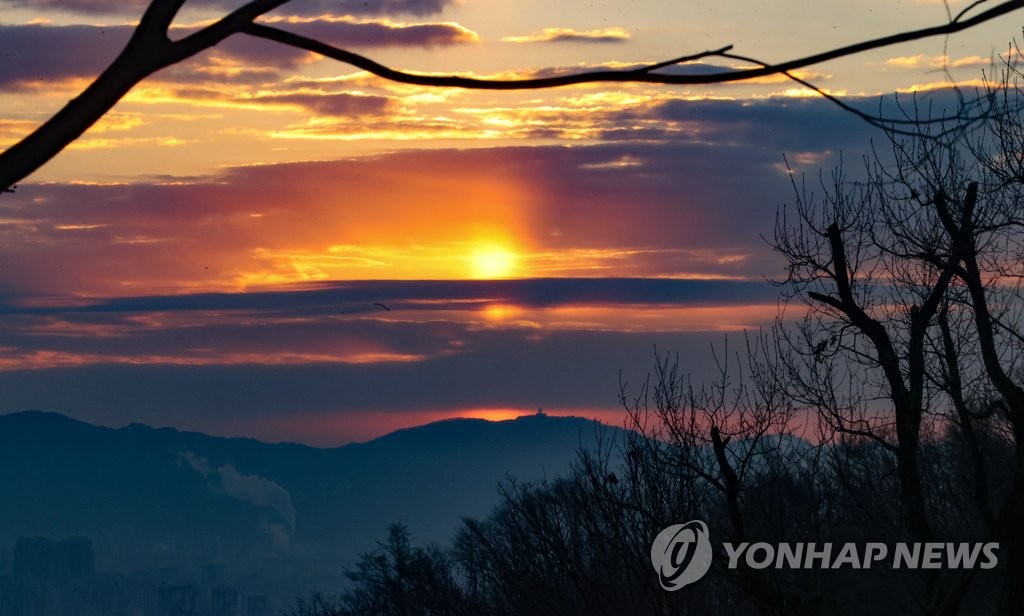 [사진톡톡] '랜선 해맞이하세요'