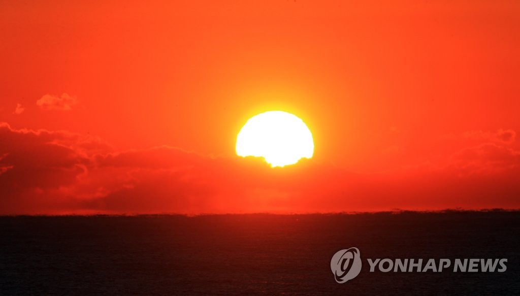 [사진톡톡] '랜선 해맞이하세요'