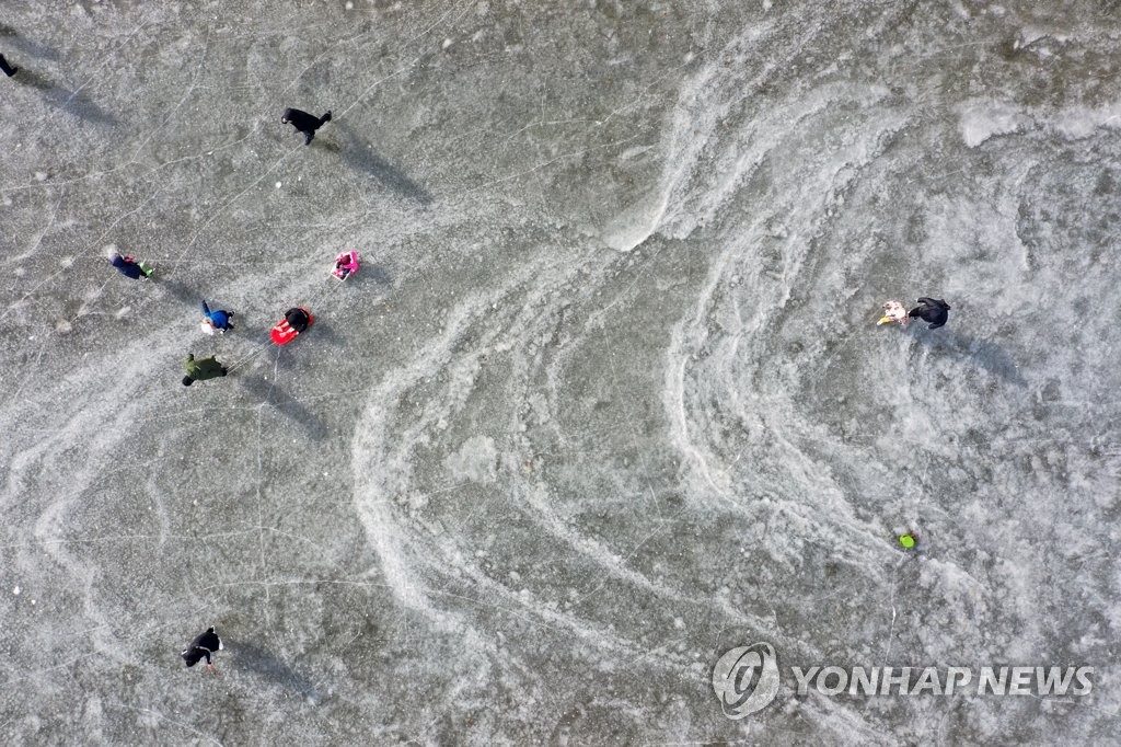 대구·경북 최저기온 영하 15도 '꽁꽁'…낮부터 추위 풀려