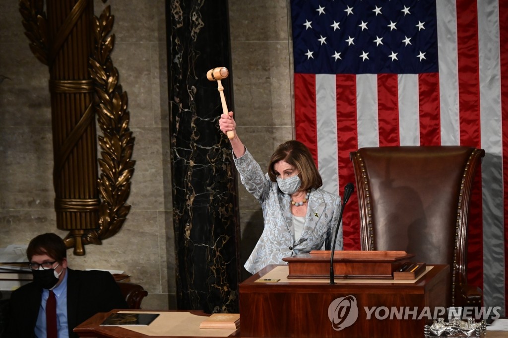 80세 노장 펠로시, 미 하원의장에 재선출…4번째 임기 개시(종합)