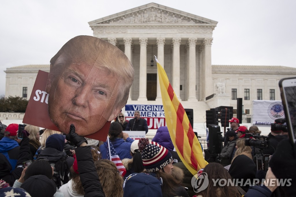 "음모론·거짓정보 들끓던 미국…끝내 의회 난동 터졌다"