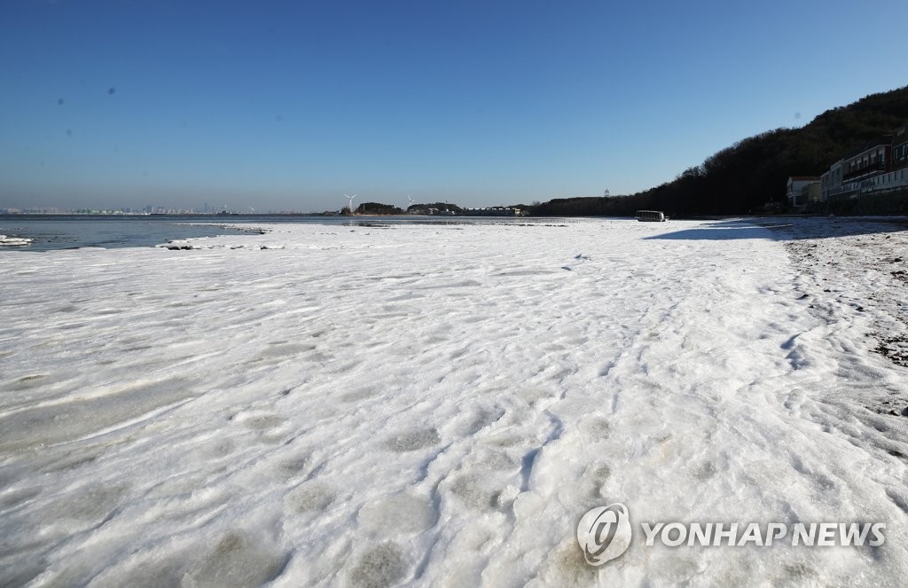 북극발 최강한파에 전국 '꽁꽁'…강풍·대설에 체감온도 '뚝'