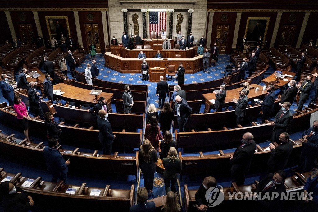 바이든 당선확정 임박…의회서 대선결과 이의제기 잇단 부결(종합2보)