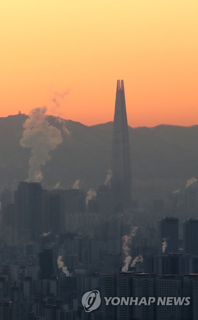 서울 35년 만에 최저기온…출근길 시민들 '완전 무장'