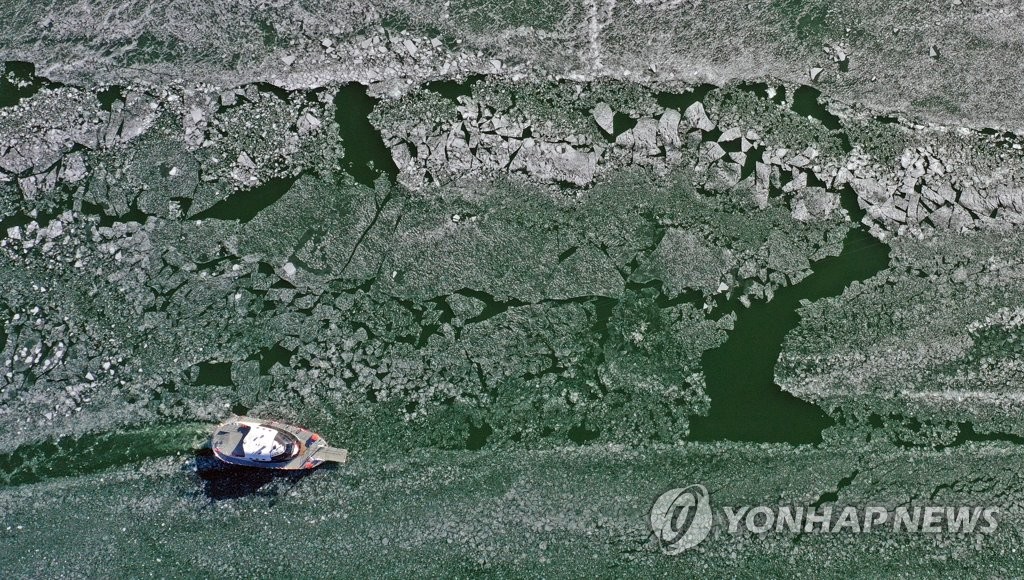 동장군 추위에 온종일 사투…'얼고 터지고' 고단한 하루