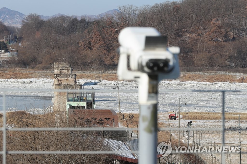 김정은, '3년전 봄날' 언급…南에 여지주며 연합훈련 중단 압박