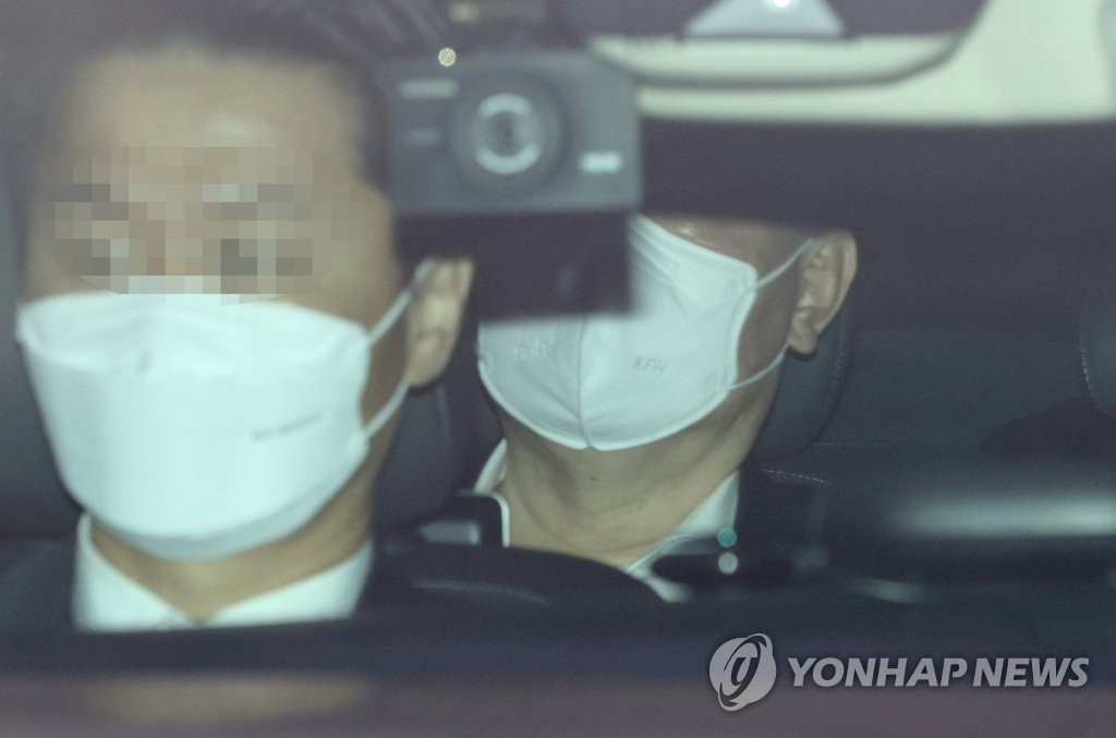 與, 언론사 겨냥 "윤석열 순댓국찬가에 족보까지 게재"