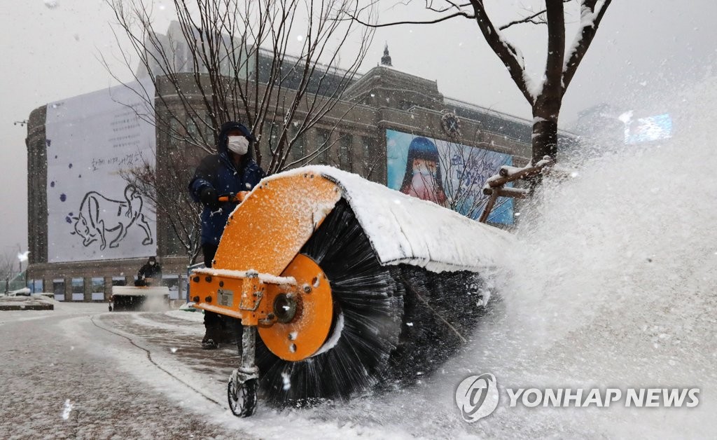 서울시 제설 비상근무 해제…"도로 결빙 주의"