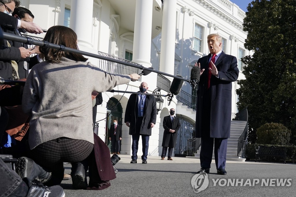 트럼프, 지지층 폭력시위 우려에 "폭력과 위법행위는 안돼"