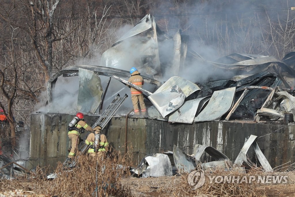 파주 단열재 공장 화재…직원 1명 실종돼 수색중(종합)