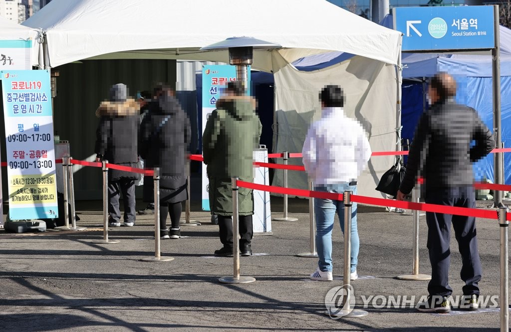 [3보] 신규확진 389명 휴일 영향 54일만에 300명대…3차유행 초반 수준