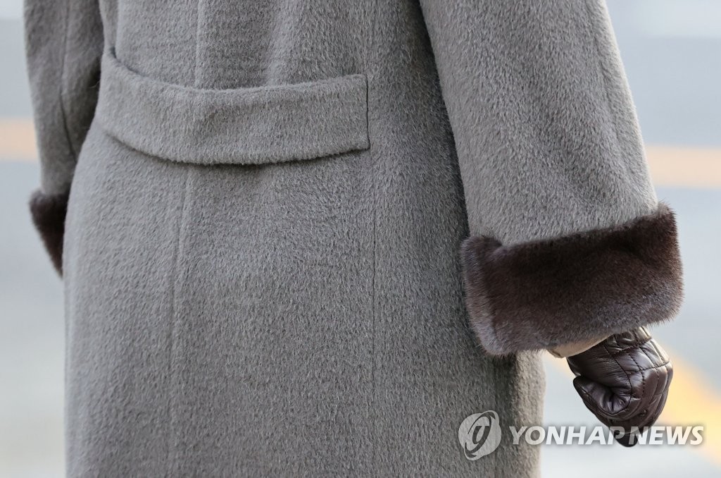 한파·폭설에 머리부터 발끝까지 '꽁꽁'…모자·장갑 수요↑