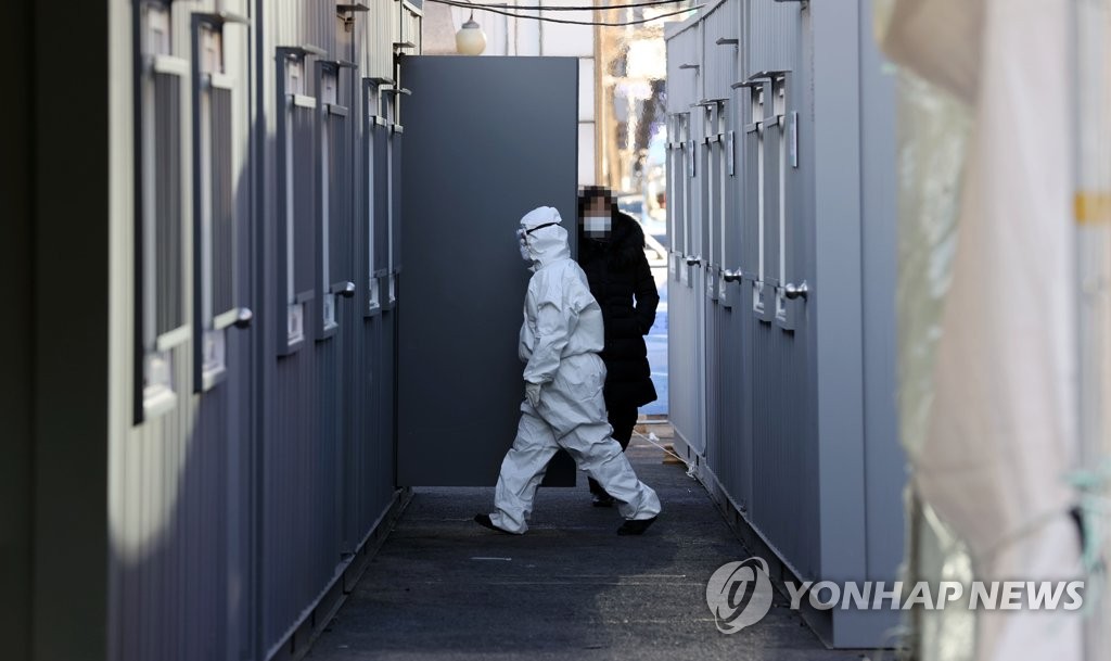 [3보] 신규확진 431명, 하루 만에 다시 400명대…사망자 9명 늘어