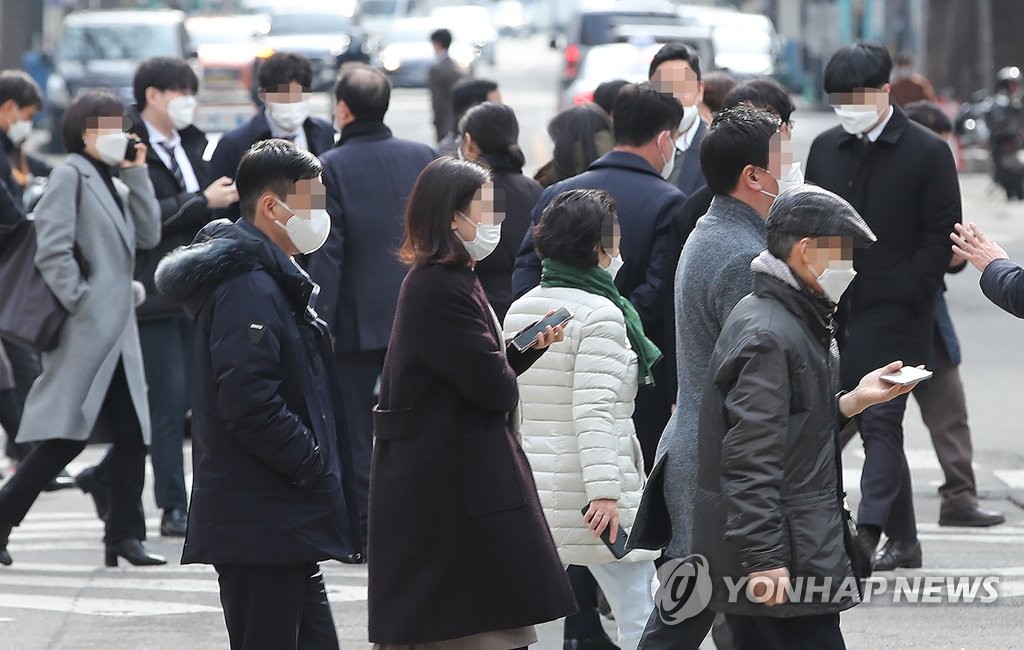 오늘 300명대…IM 선교학교 집단감염 확산속 거리두기 논의 촉각