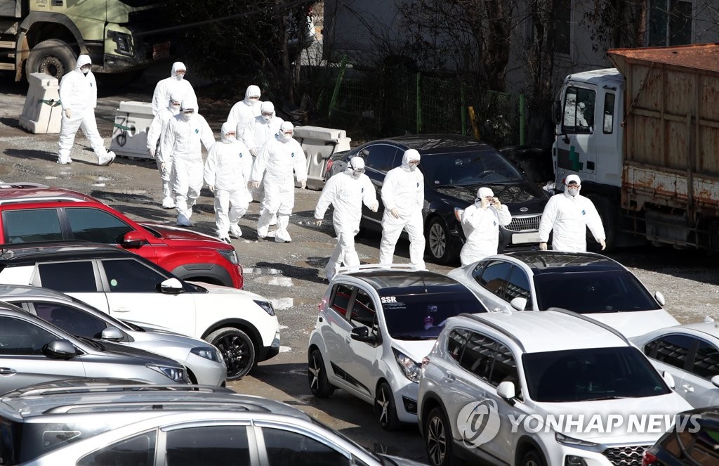 오늘도 500명 안팎…IM선교회발 감염확산속 내일 거리두기 조정