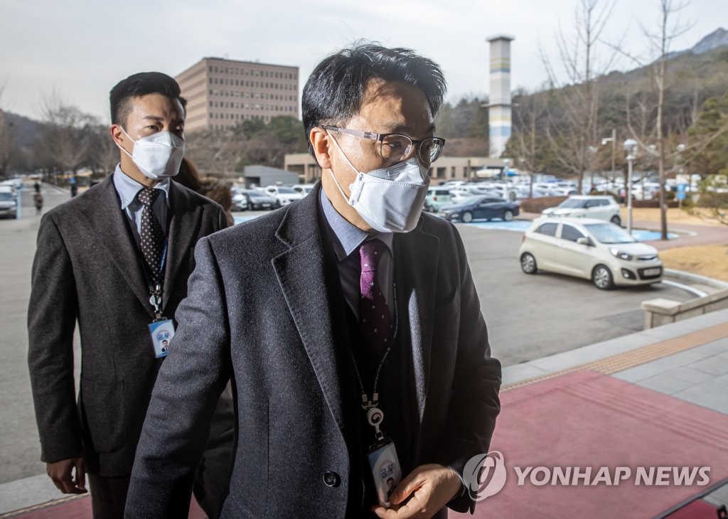 [속보] 김진욱 "헌재 결정에 위헌 논란 일단락…업무 매진"