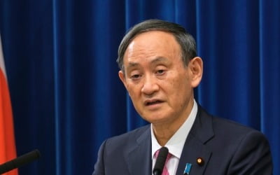'코로나 여파' 일본 국민들 뿔났다…스가총리, 지지율 '급락'