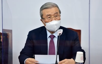 김종인 '이적행위' 발언 논란 확산…"턱없는 억측" vs "된통 걸려"