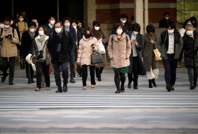 일본, 코로나 19 신규 확진자 3000명대로 줄어…하루 사망자는 96명