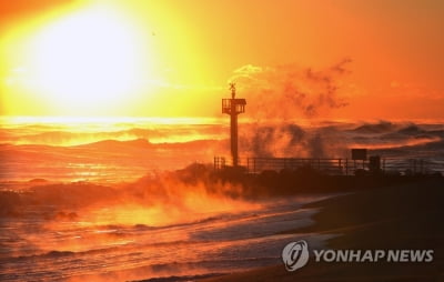 강원 맹추위 지속…맑은 날씨에 일출 또렷이 보일 듯