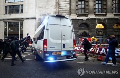 영국 법원, '위키리크스' 설립자 어산지 미국 송환 요청 불허