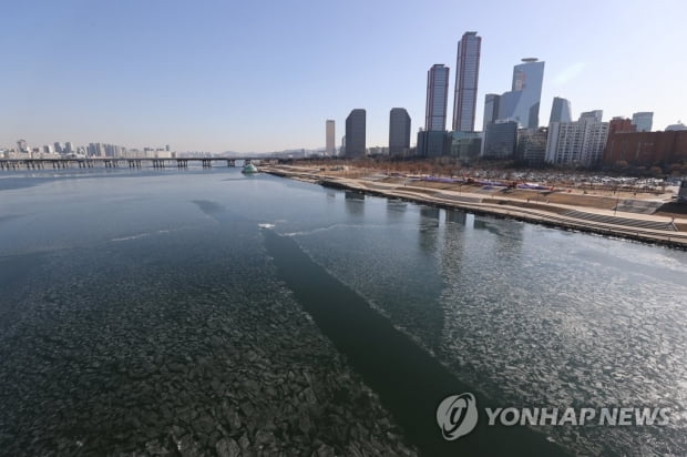 [날씨] 서울 한낮 -10도 '최강 한파'…중부·남부 많은 눈