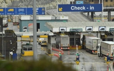 소포 운송 중단에 수산물 수출도 차질…영국-EU 국경서 혼란커져