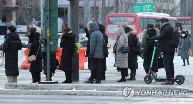 [내일날씨] 월요일까지 한파 지속…남부지방 눈·비