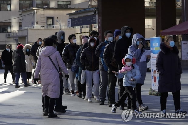 보름에 1000만명씩…세계 코로나19 누적확진 9000만명 넘어