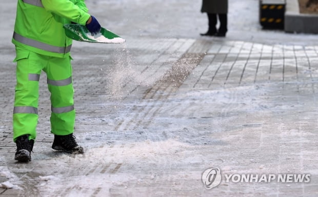 수도권 등 중부지방 밤까지 눈…퇴근길 눈발 가장 셀 듯