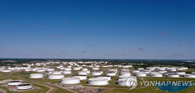 국제유가, 재고부담으로 일주일만에 하락…WTI 0.6%↓