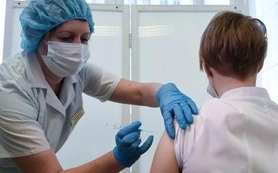 "러시아 18일부터 전체 주민 대상 코로나19 백신 접종 시작"