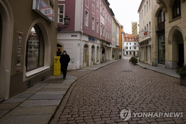 유럽, 코로나19 확산·변이 우려에 봉쇄 강화·재도입