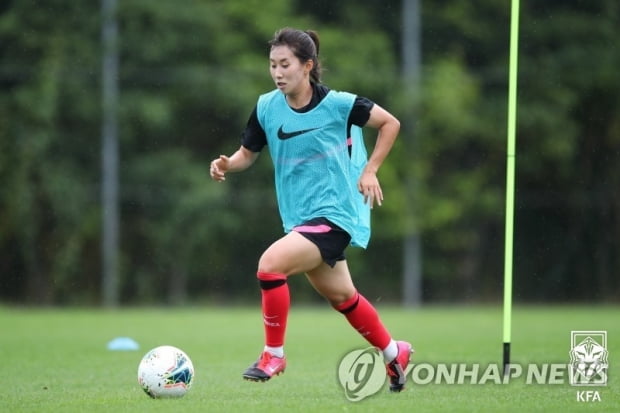 추 효주, 여자 축구단 부상 … 장창 교체 선발