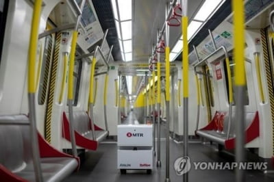 '전철 성관계 영상' 확산에 홍콩경찰 수사 착수