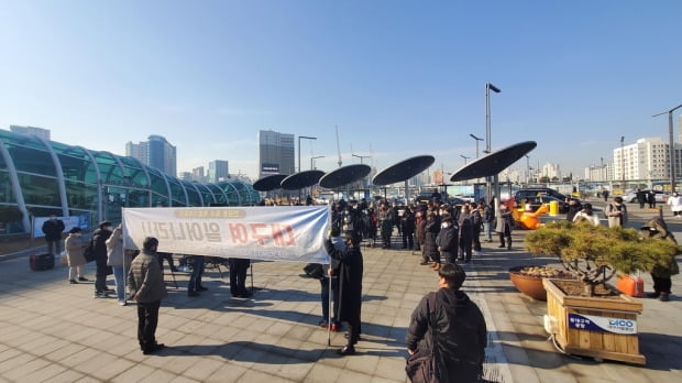 "내 피엔 항체가 가득"…전광훈 동대구역서 기자회견