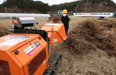 "고춧대·깻대 등 농업 부산물 태우지 말고 파쇄하세요"