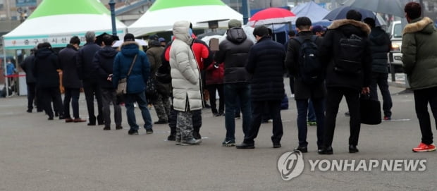 오후 6시까지 전국서 329명 신규확진…어제보다 102명 많아