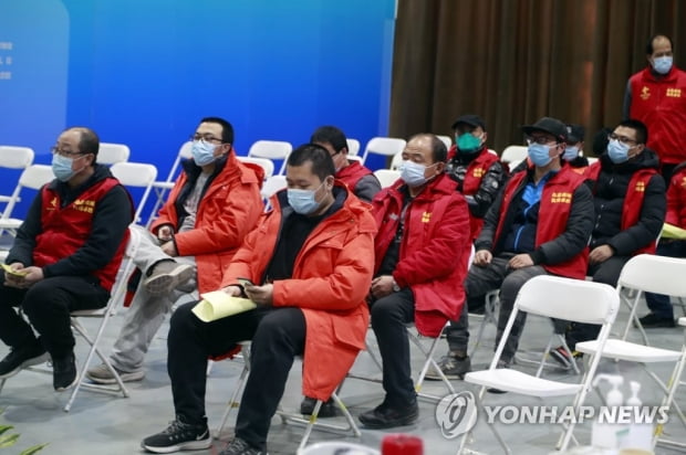 중국, 노인 백신 접종 안전성 우려에 일반인 뒤로 미뤄